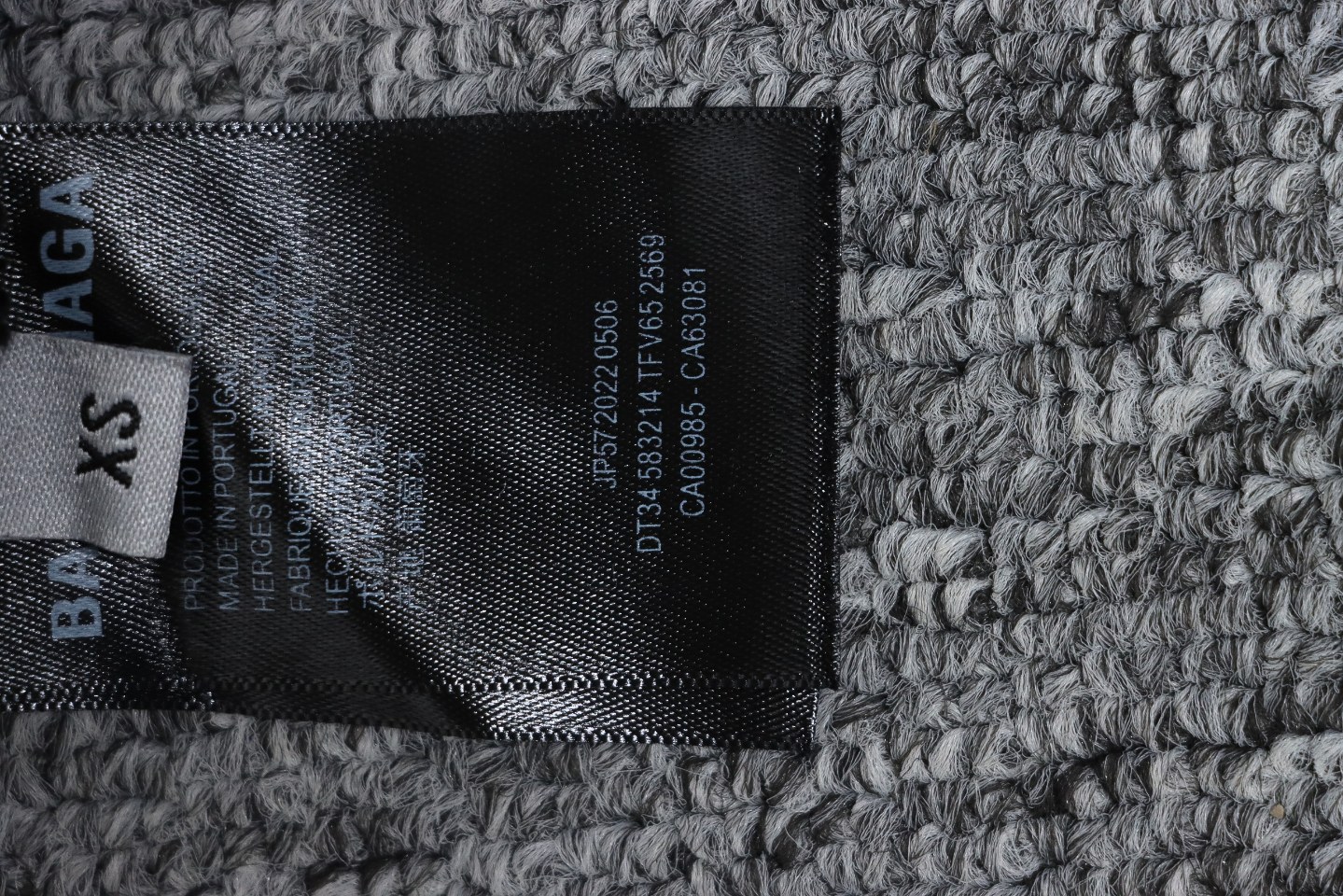 EM Sneakers Balenciaga Parisian Family Distressed Double B Tape Letter Hoodie