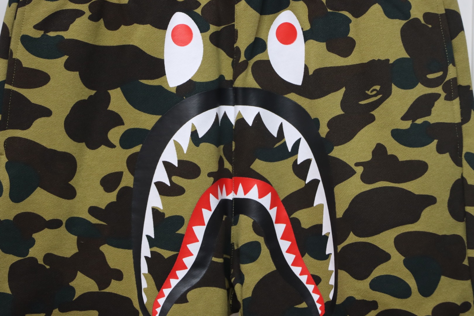 EM Sneakers BAPE Camouflage Shark Mouth Shorts Green