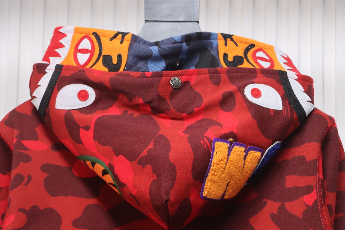 EM Sneakers BAPE Shark Head Tiger Head Zipper Camouflage Double Hooded Hoodie Red