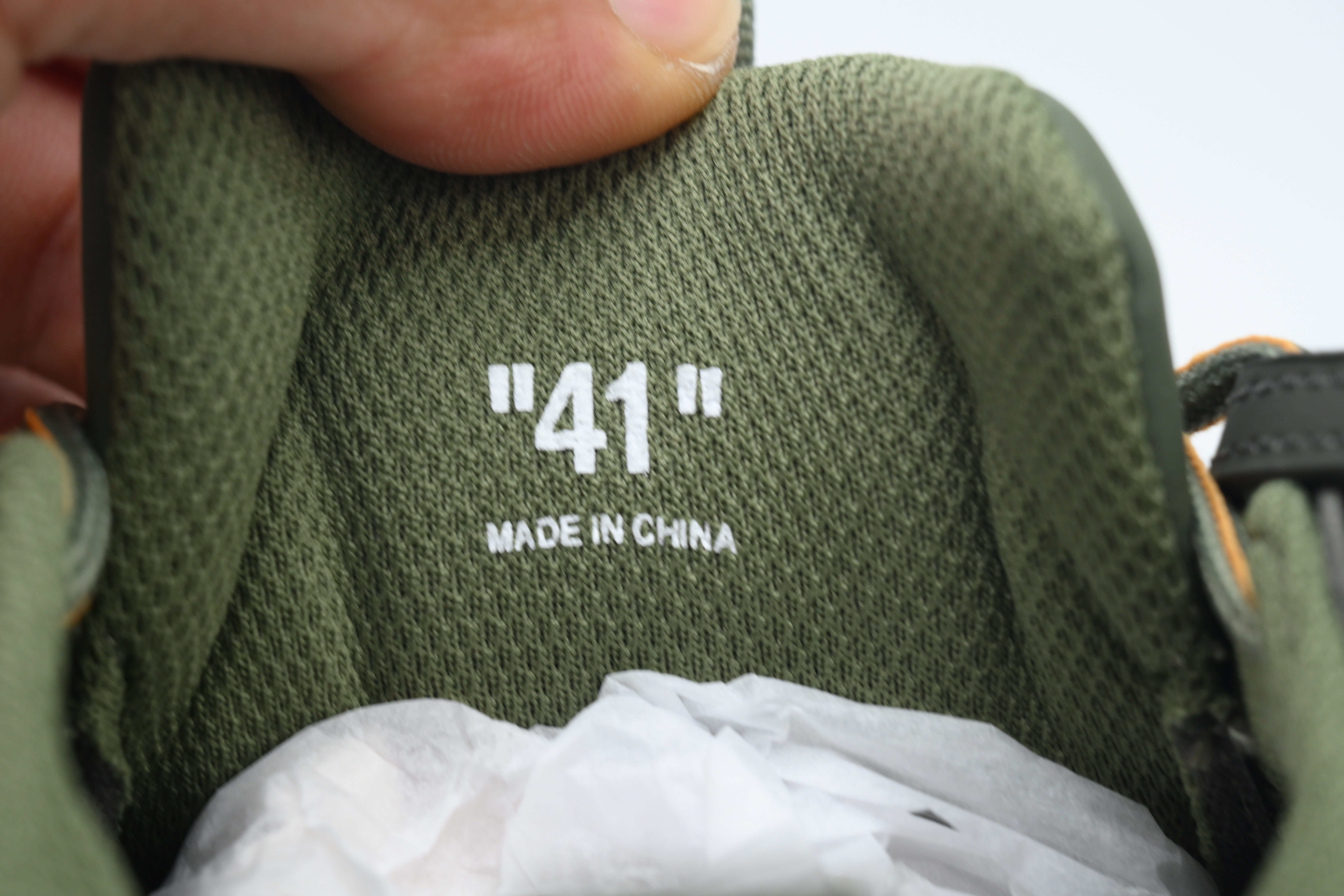 EM Sneakers OFF-WHITE Be Right Back Military Green