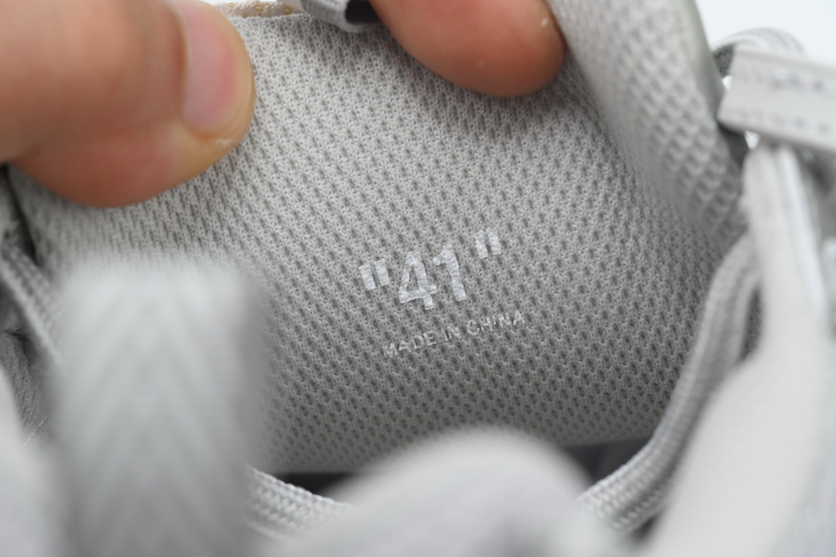 EM Sneakers OFF-WHITE Be Right Back White Gray