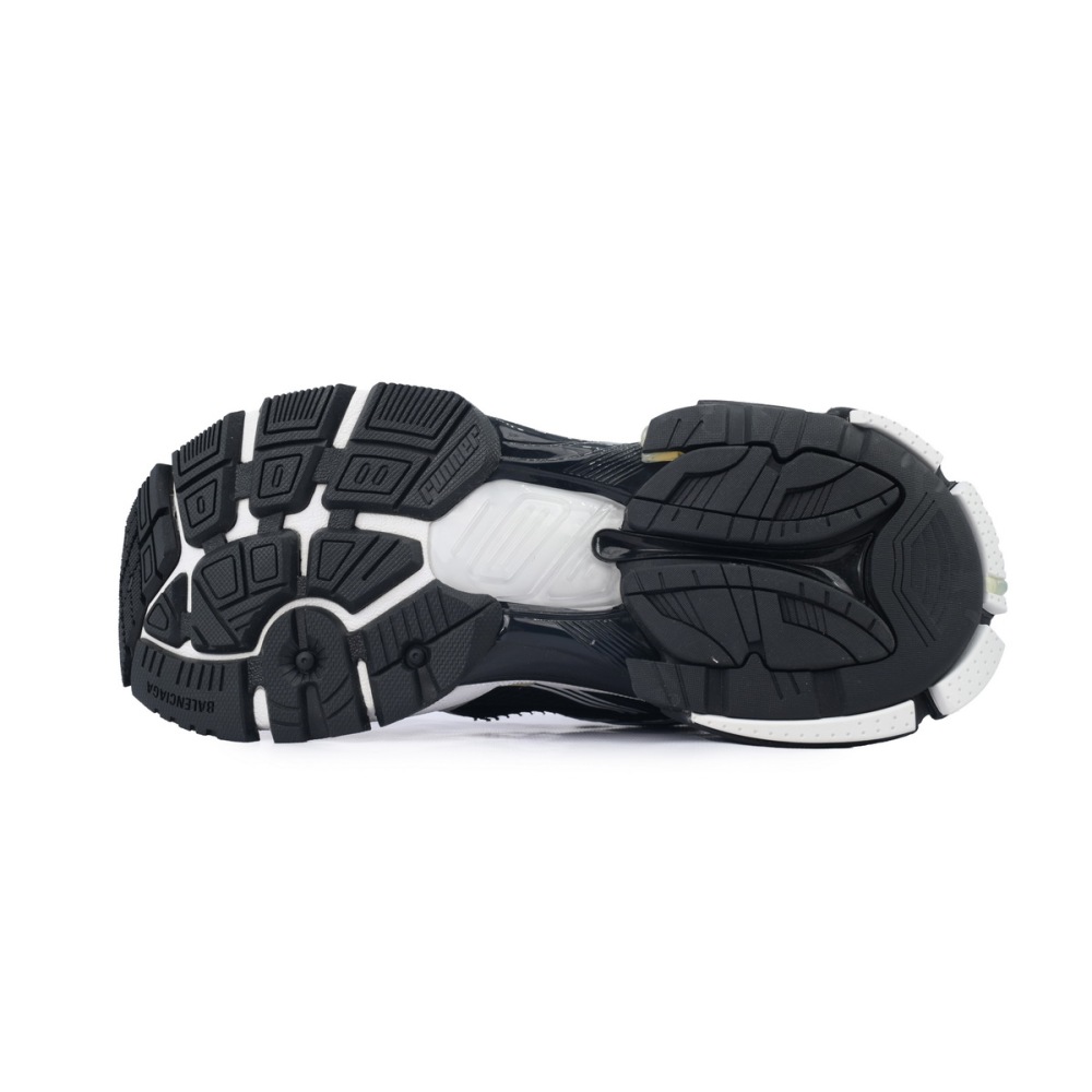 EM Sneakers Balenciaga Runner Sneaker White Black
