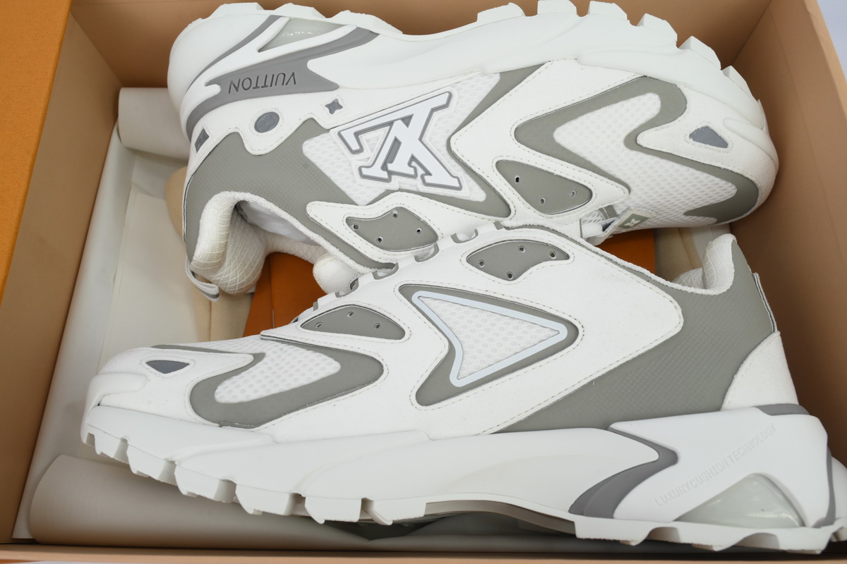 EM Sneakers Louis Vuitton Run Tatic White