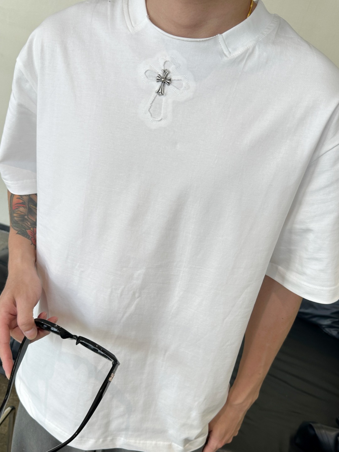 EM Sneakers Chrome Hearts 25ss cut-out Patchwork with Silver Cross Embroidery T-shirt White