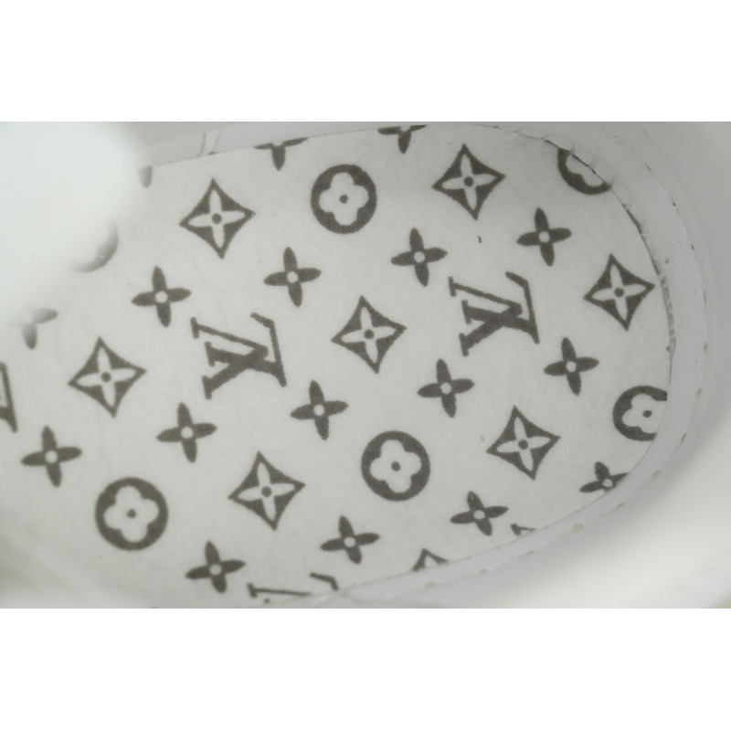 EM Sneakers Louis Vuitton Trainer Beige