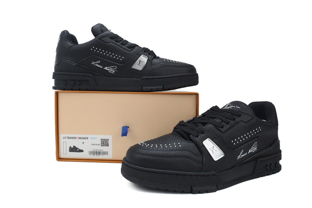 EM Sneakers Louis Vuitton Trainer Black Rivets