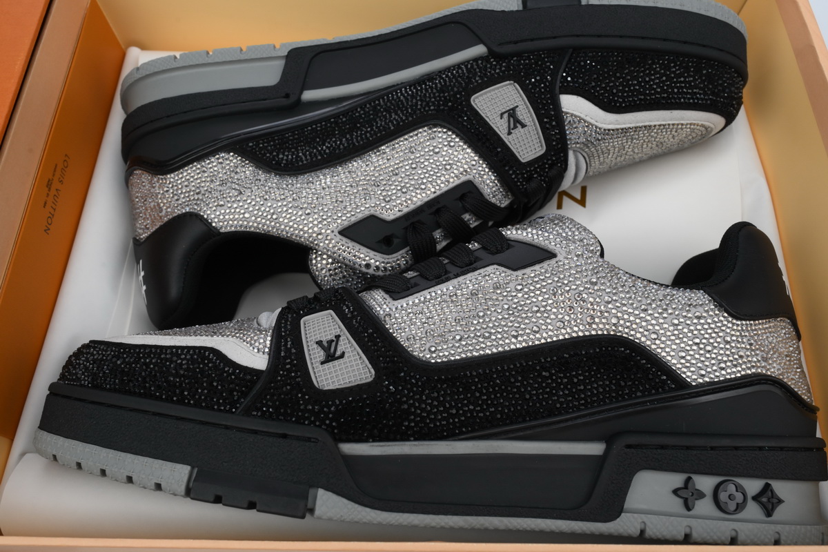 EM Sneakers Louis Vuitton Trainer Black Silver Diamond