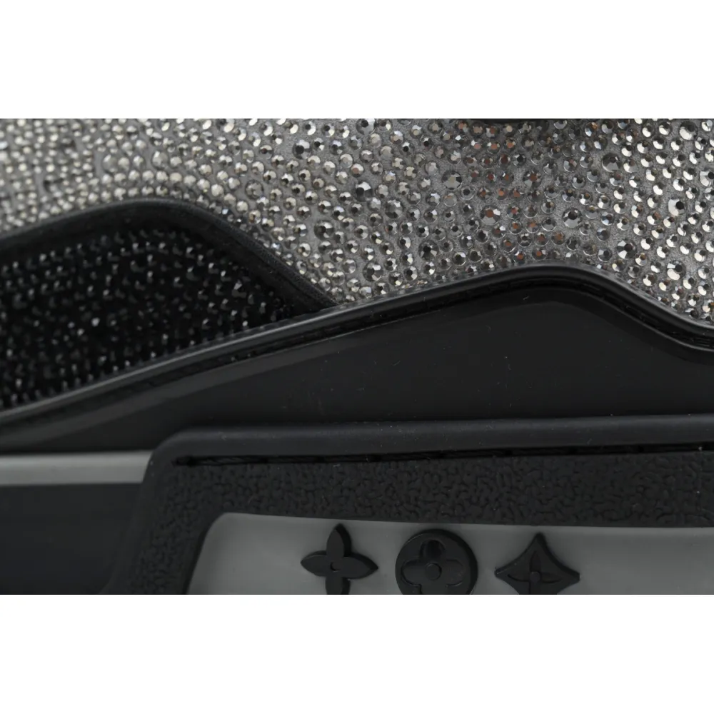 EM Sneakers Louis Vuitton Trainer Black Silver Diamond