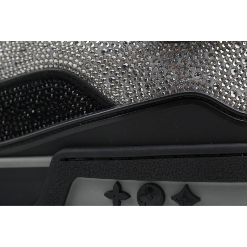 EM Sneakers Louis Vuitton Trainer Black Silver Diamond