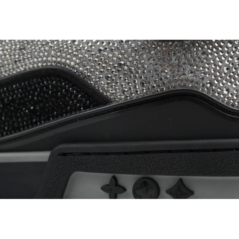 EM Sneakers Louis Vuitton Trainer Black Silver Diamond