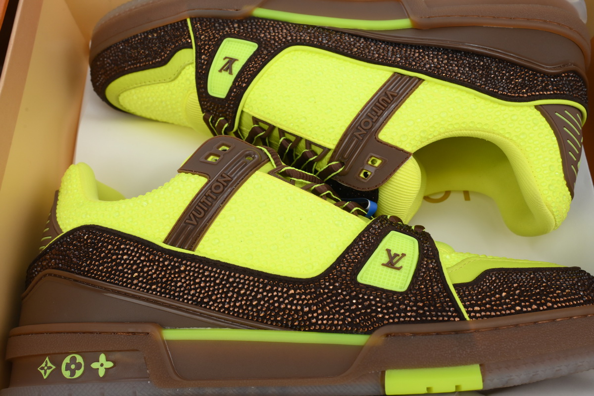 EM Sneakers Louis Vuitton Trainer Brown Green Diamond