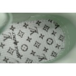 EM Sneakers Louis Vuitton Trainer Frosted Green