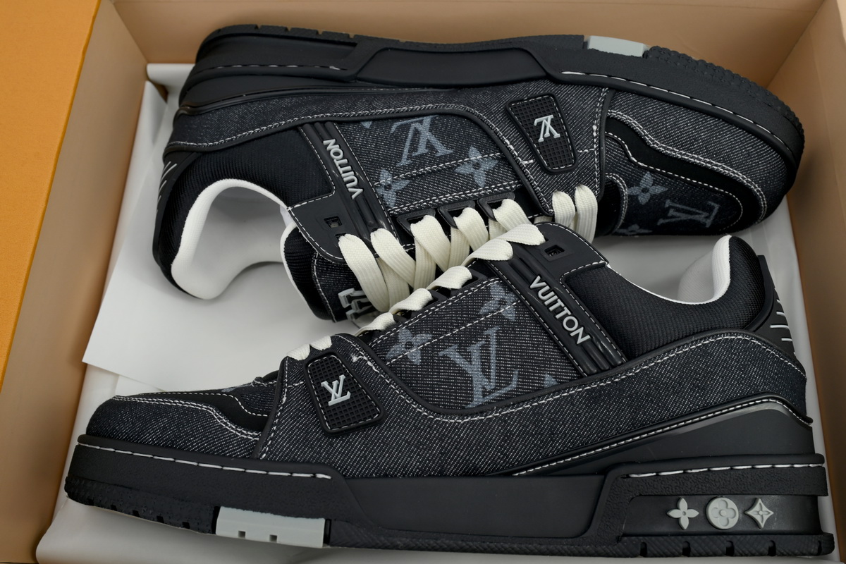 EM Sneakers Louis Vuitton Trainer New All Black