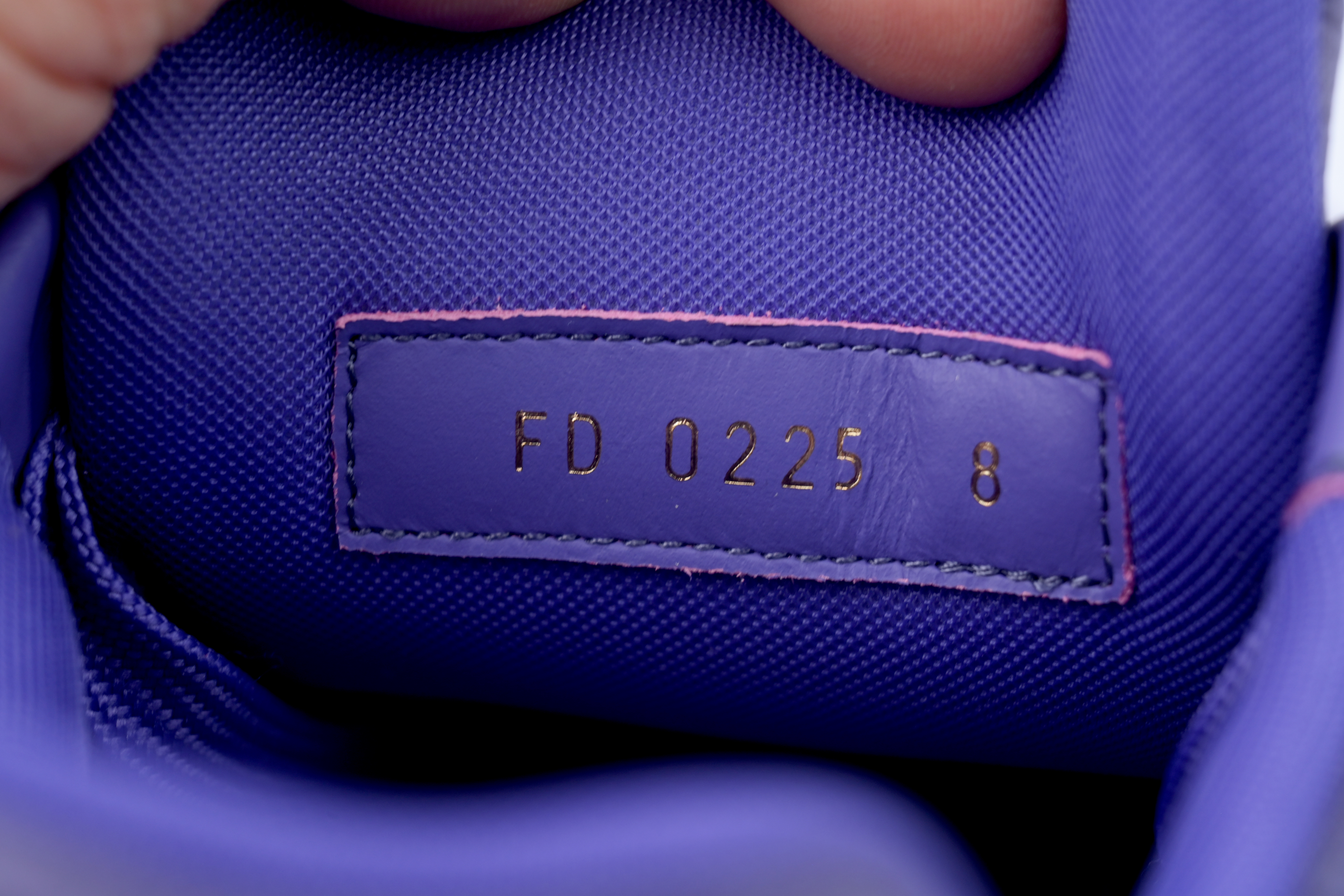 EM Sneakers Louis Vuitton Trainer Sneaker Purple Rivet