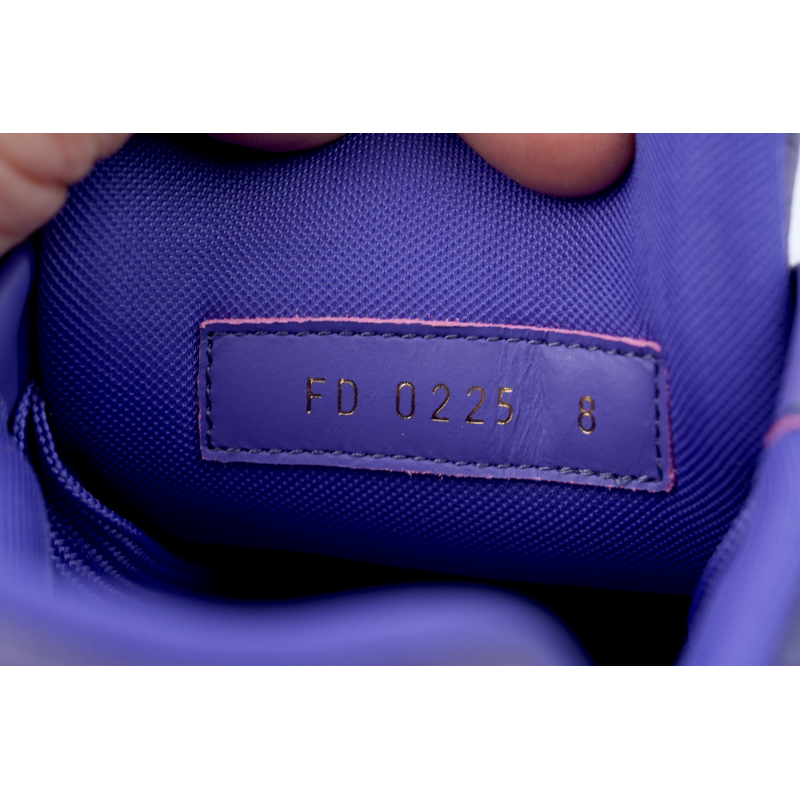 EM Sneakers Louis Vuitton Trainer Sneaker Purple Rivet