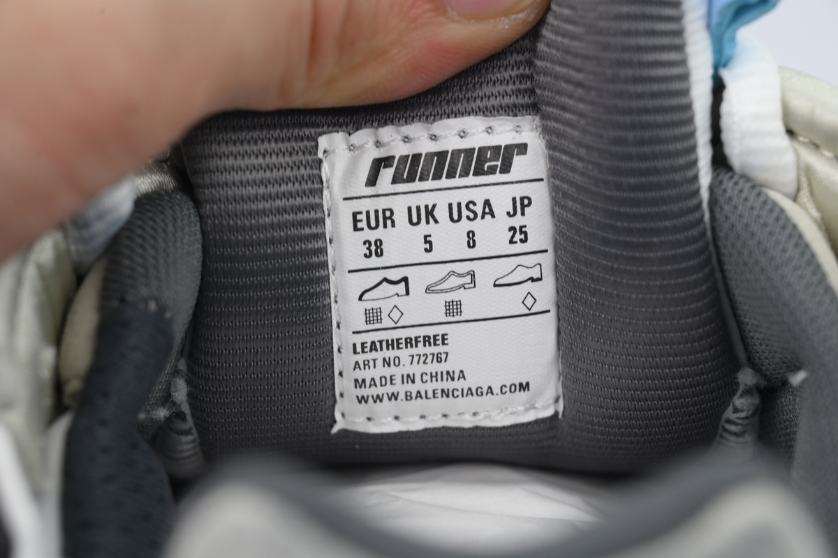 EM Sneakers Balenciaga Runner Sneaker Lan Bai Hei