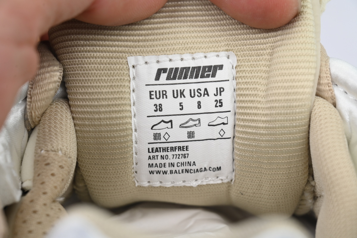 EM Sneakers Balenciaga Runner Sneaker White Brown