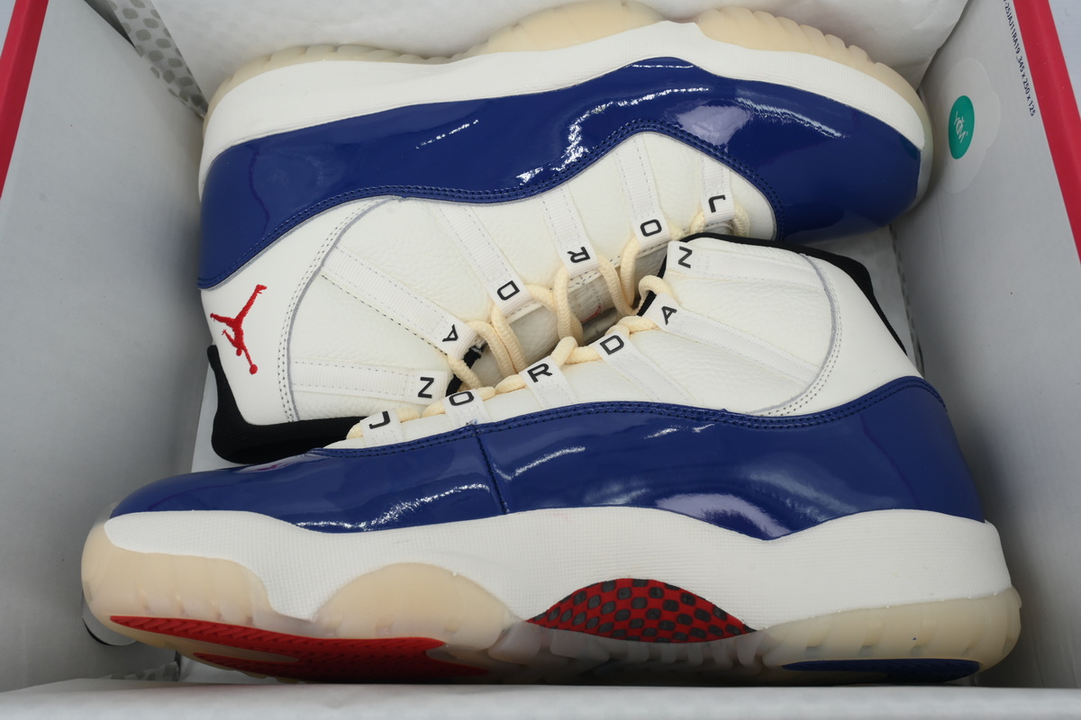 EM Sneakers Air Jordan 11 Retro Rare Air