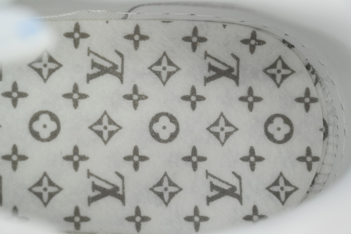 EM Sneakers Louis Vuitton Trainer Murakami Takashi White