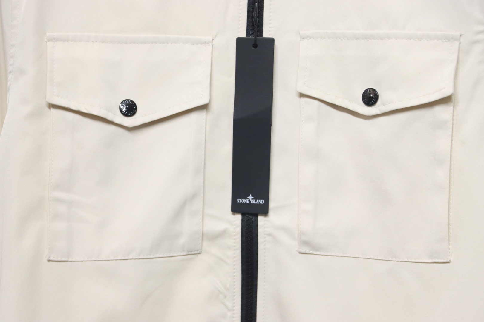 EM Sneakers Stone Island Shoulder Sleeve Badge Shirt Jacket Coat White