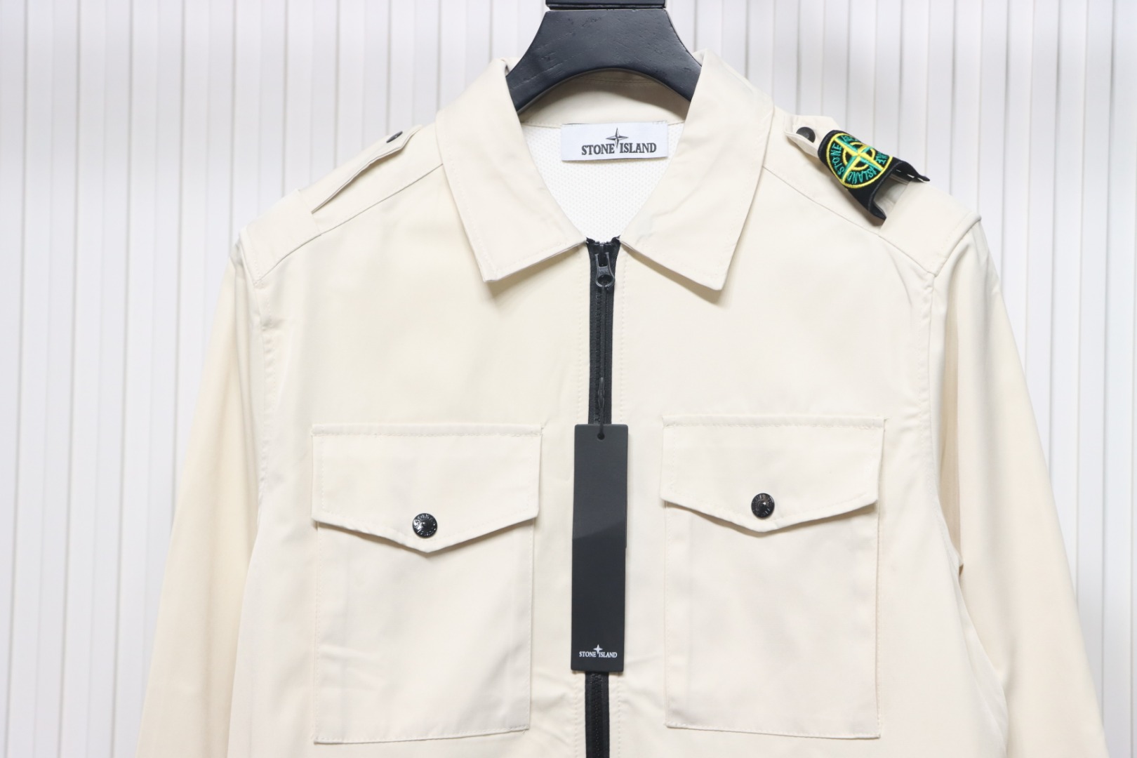 EM Sneakers Stone Island Shoulder Sleeve Badge Shirt Jacket Coat White