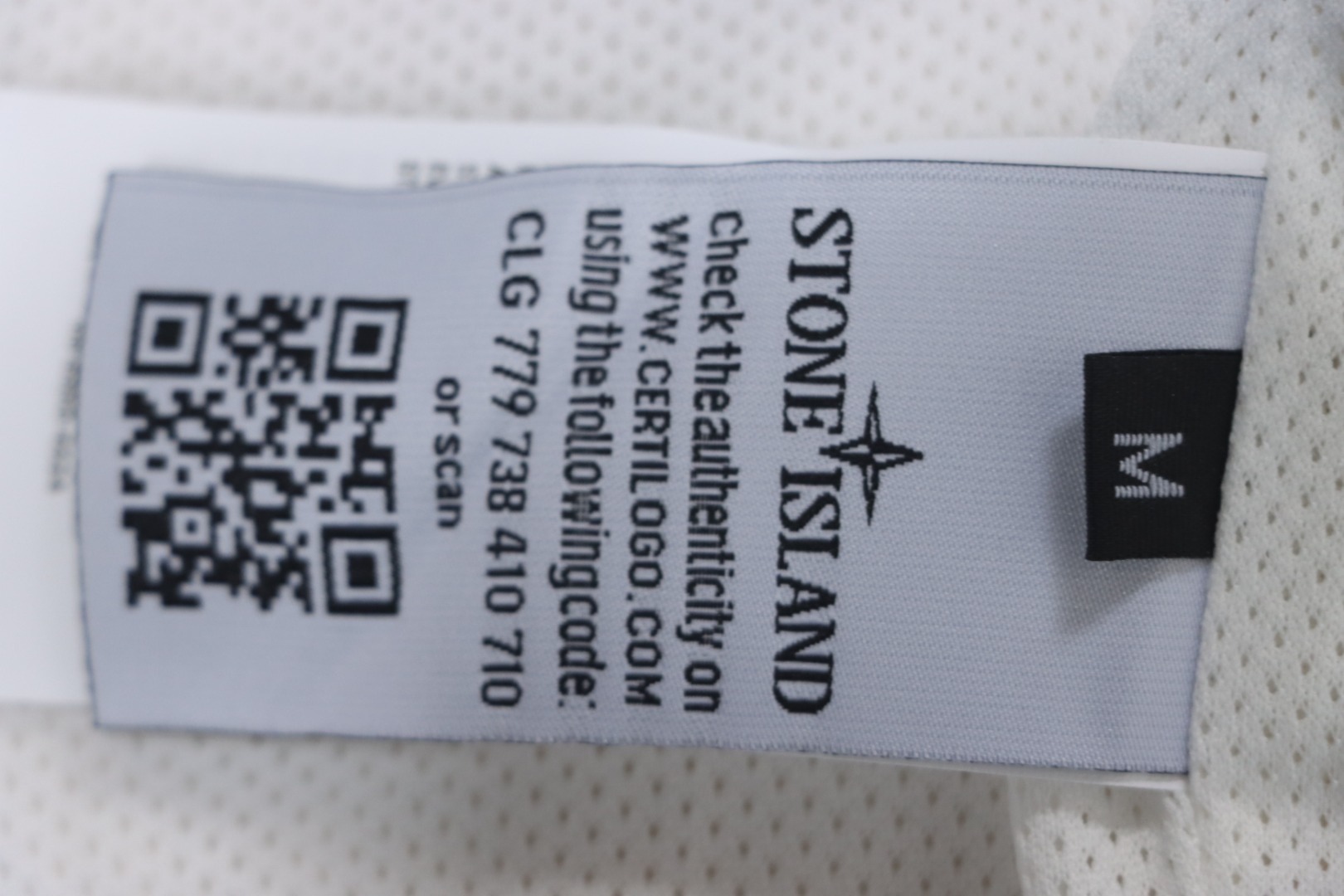 EM Sneakers Stone Island Shoulder Sleeve Badge Shirt Jacket Coat White