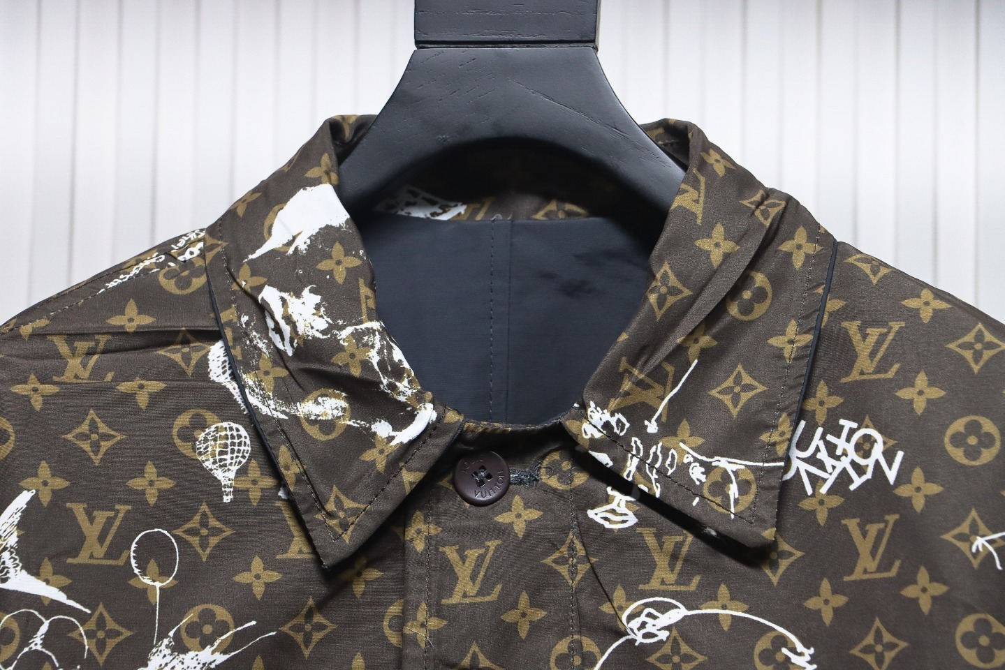 EM Sneakers Louis Vuitton LV Jacket 23FW Reversible Mid-Length Black