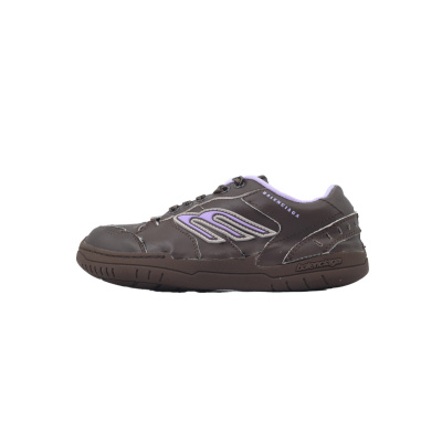 EM Sneakers Balenciaga Hamptons Worn-Out Sneaker Brown 01