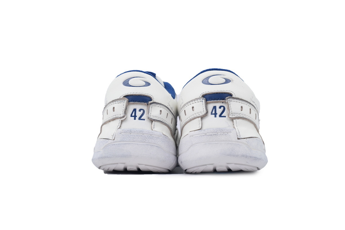 EM Sneakers Balenciaga Hamptons Worn-Out Sneaker White Blue