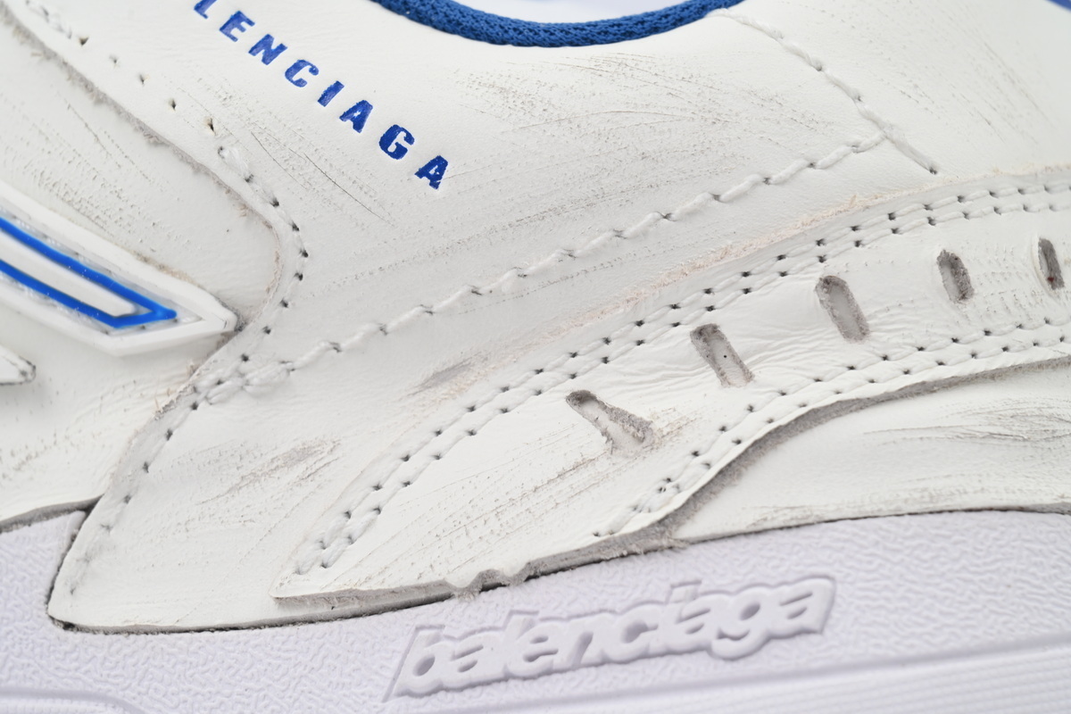 EM Sneakers Balenciaga Hamptons Worn-Out Sneaker White Skyblue