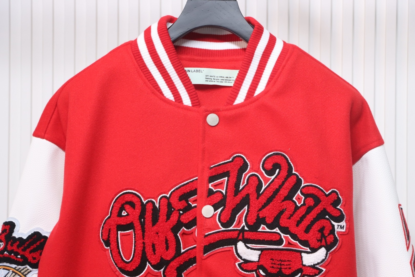 EM Sneakers Off-White Bulls Towel Embroidered Baseball Jacket Red and White