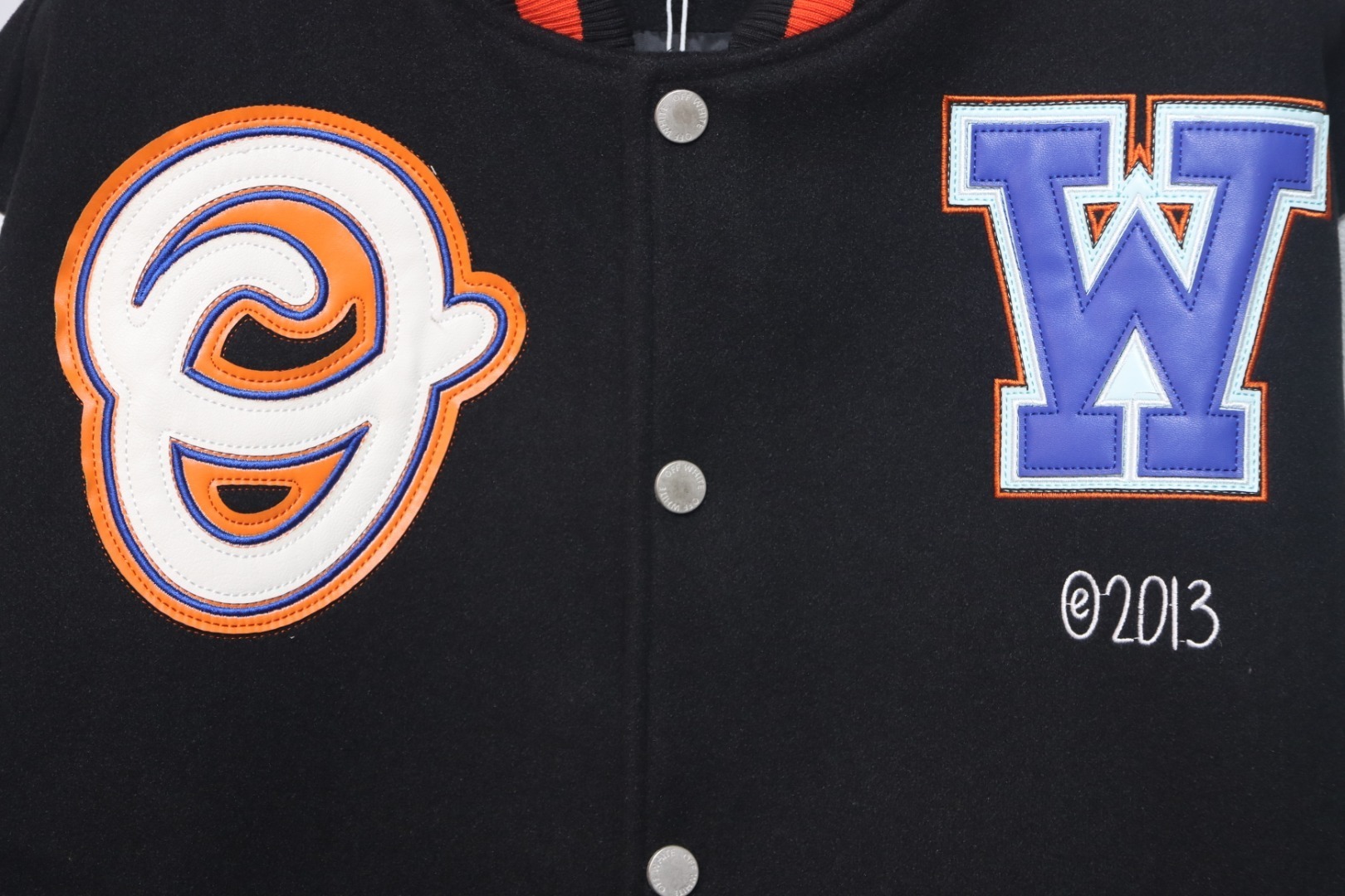 EM Sneakers Off-White Leather Sleeve Five-Pointed Star Baseball Jacket Black and White and Red