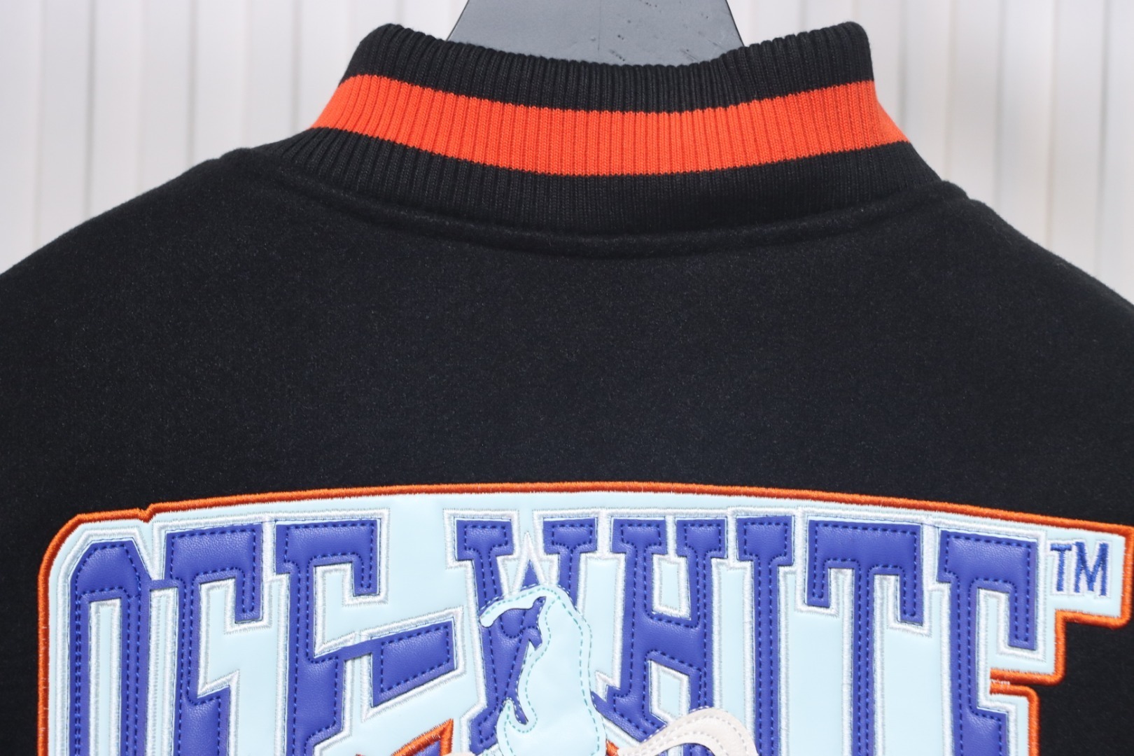 EM Sneakers Off-White Leather Sleeve Five-Pointed Star Baseball Jacket Black and White and Red