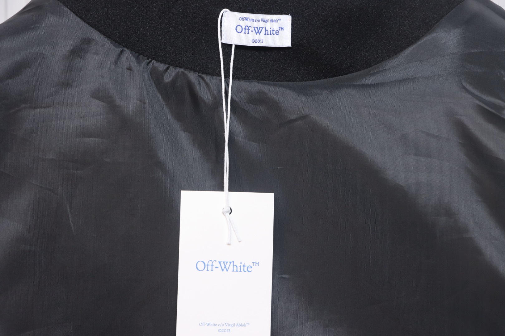 EM Sneakers Off-White Leather Sleeve Five-Pointed Star Baseball Jacket Black and White and Red