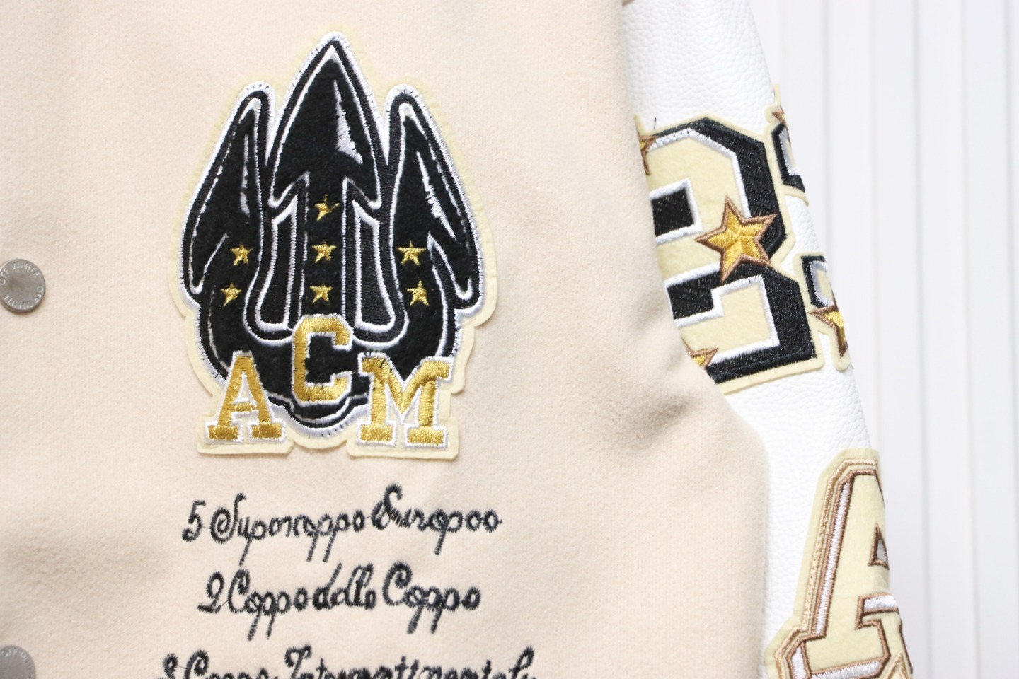 EM Sneakers Off-White x AC mlian Devil Towel Embroidery Joint Baseball Jacket Apricot