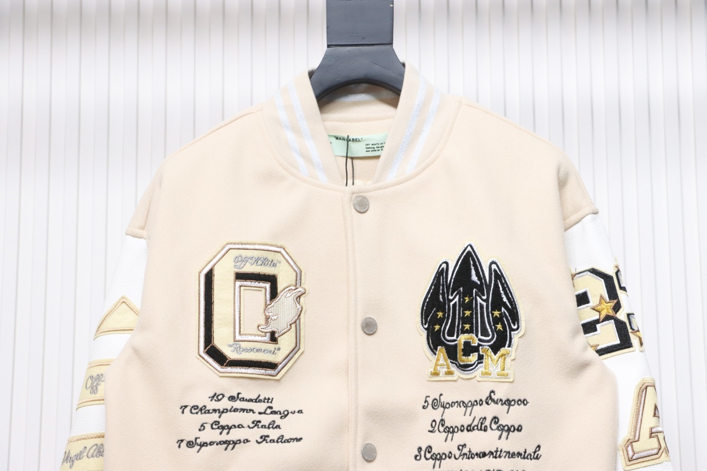 EM Sneakers Off-White x AC mlian Devil Towel Embroidery Joint Baseball Jacket Apricot