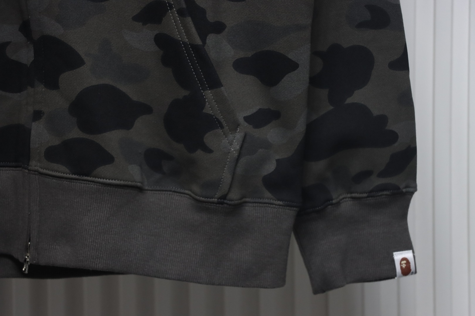 EM Sneakers BAPE Shark Head Tiger Head Zipper Camouflage Single Hooded Hoodie Dark Grey