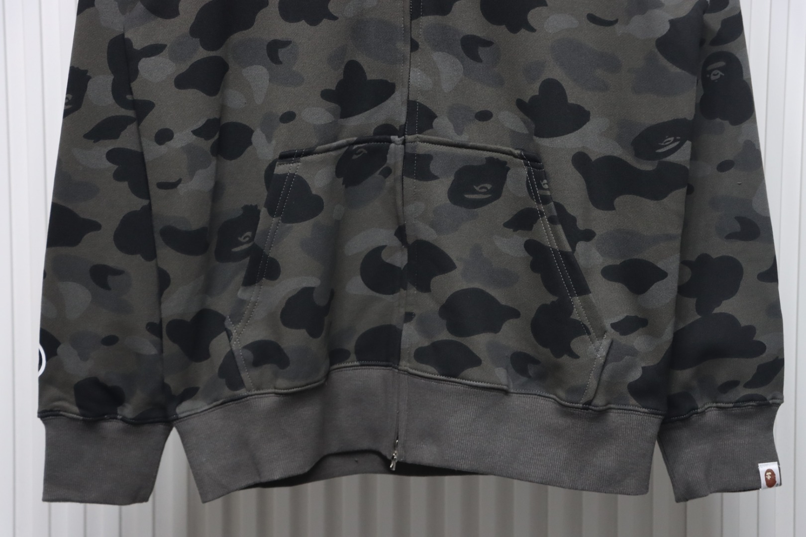 EM Sneakers BAPE Shark Head Tiger Head Zipper Camouflage Single Hooded Hoodie Dark Grey