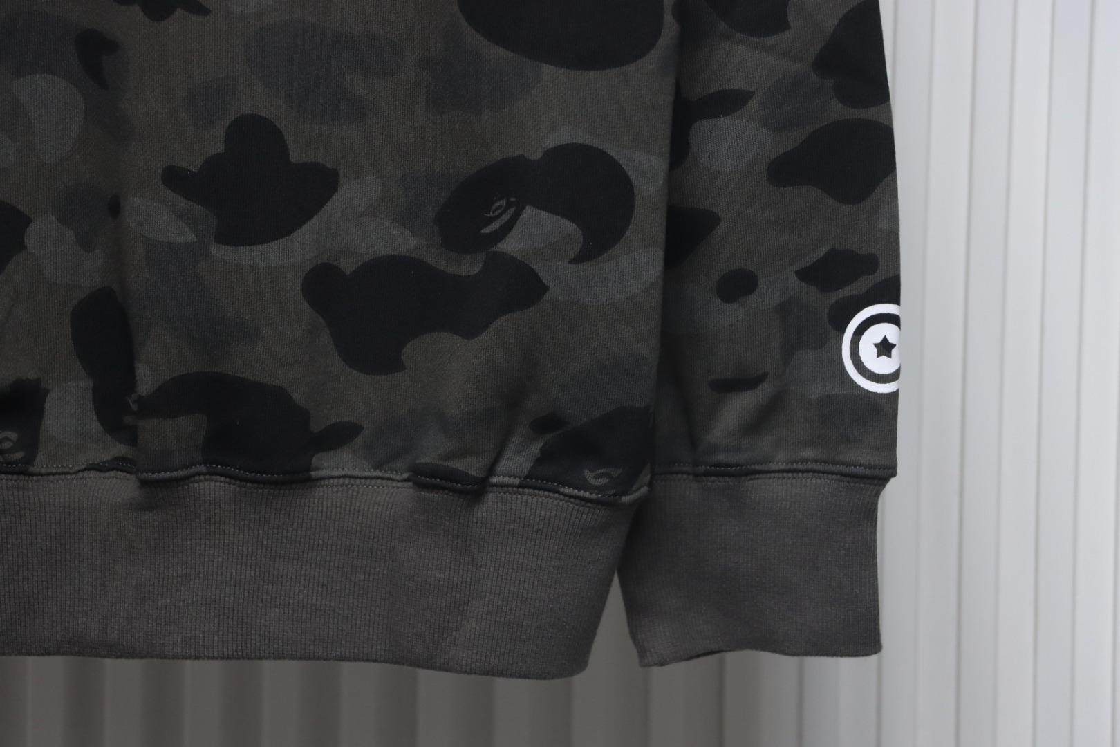 EM Sneakers BAPE Shark Head Tiger Head Zipper Camouflage Single Hooded Hoodie Dark Grey