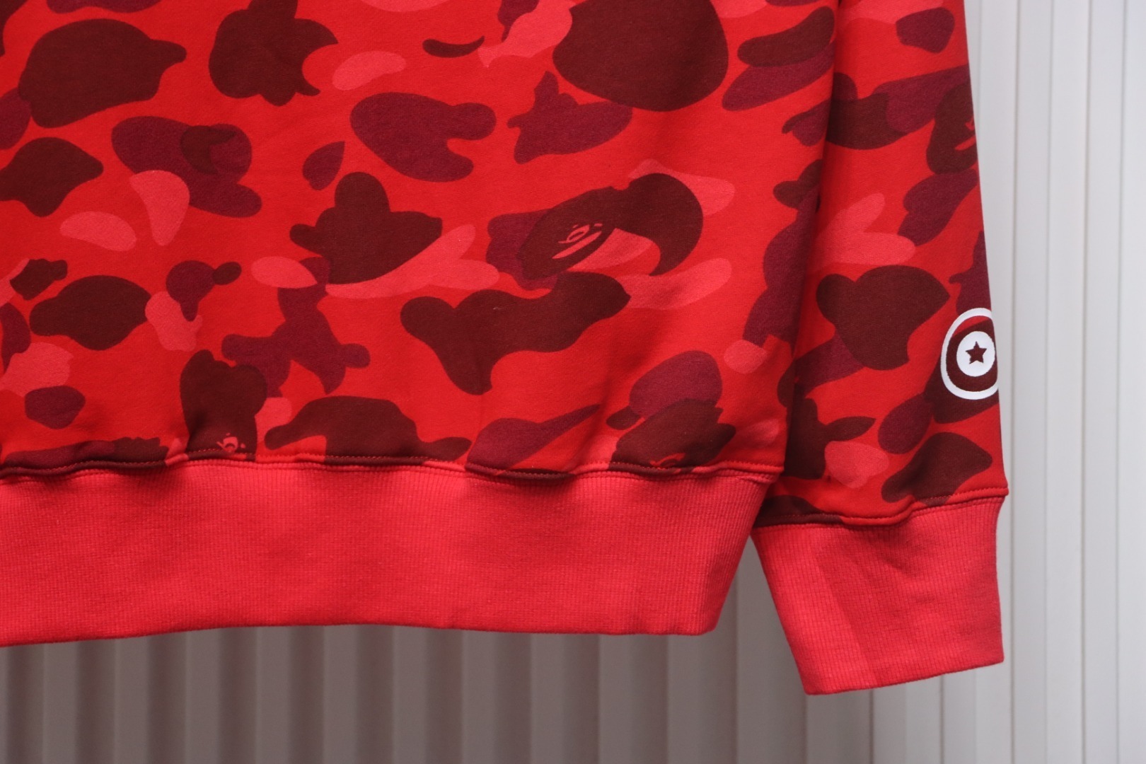 EM Sneakers BAPE Shark Head Tiger Head Zipper Camouflage Single Hoodie Red