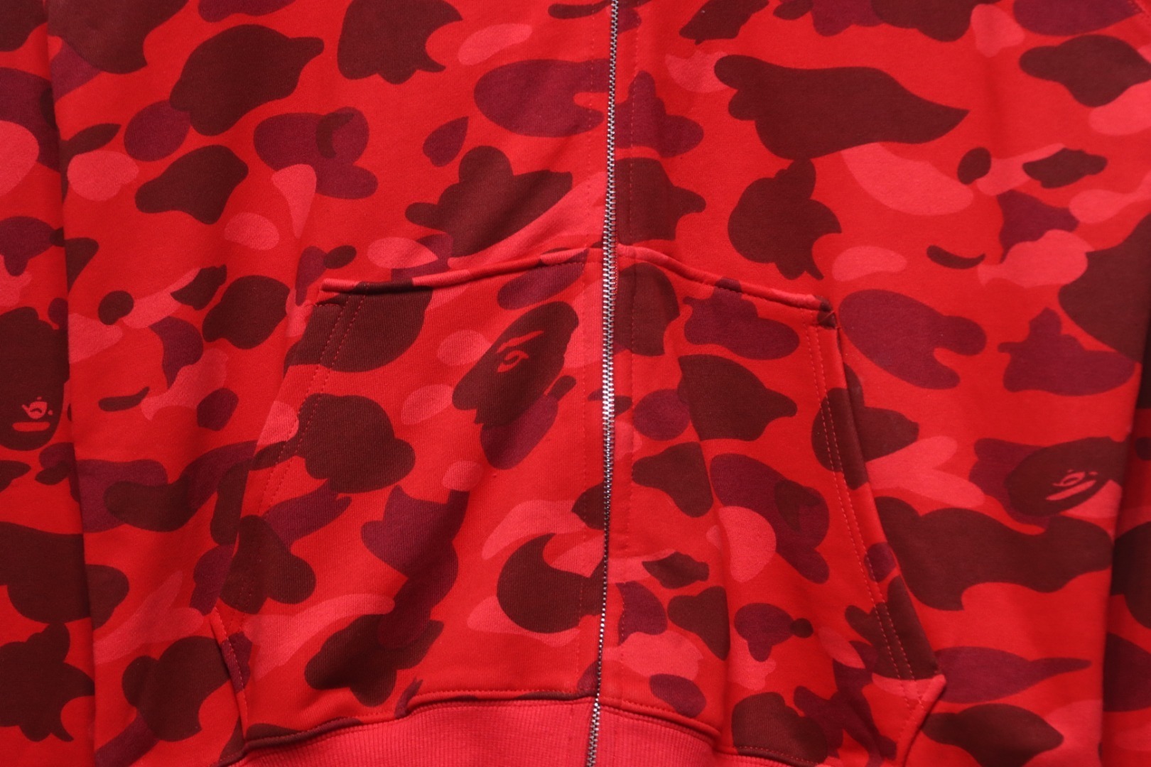 EM Sneakers BAPE Shark Head Tiger Head Zipper Camouflage Single Hoodie Red