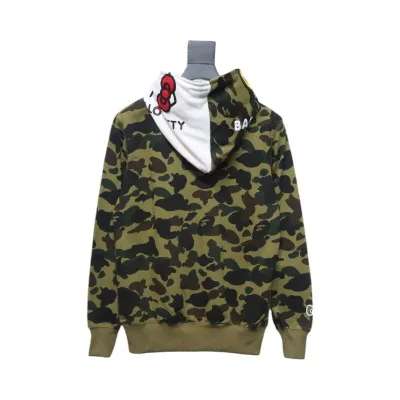 EM Sneakers BAPE Hell Kitty Camouflage Zip-Up Hoodie Green 02