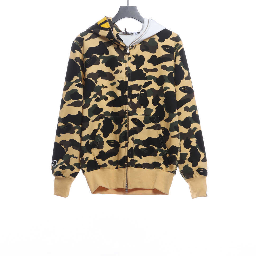 EM Sneakers BAPE Hell Kitty Camouflage Zip-Up Hoodie Yellow