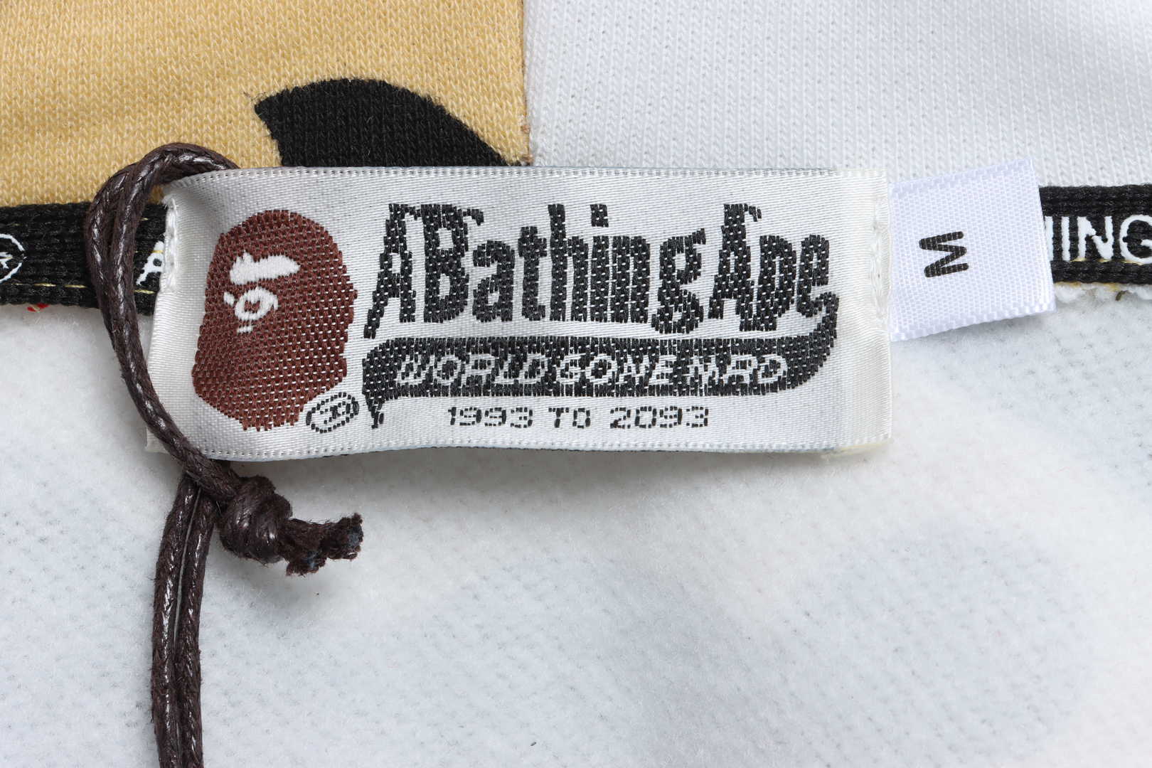 EM Sneakers BAPE Hell Kitty Camouflage Zip-Up Hoodie Yellow