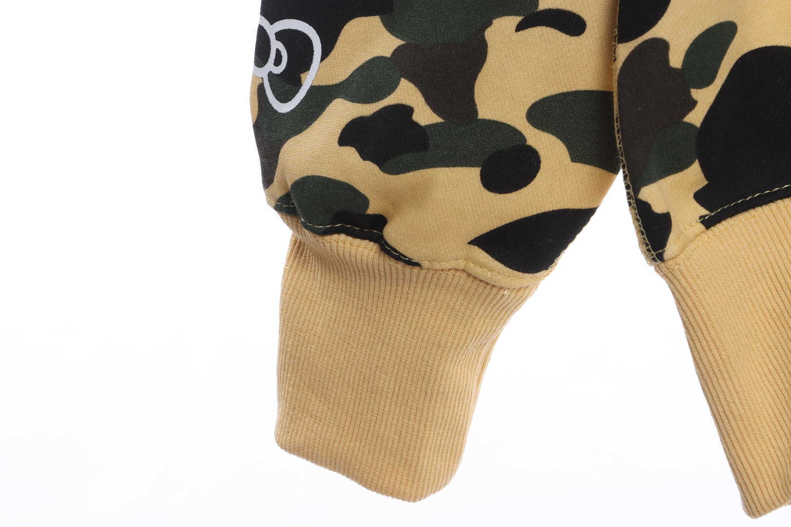 EM Sneakers BAPE Hell Kitty Camouflage Zip-Up Hoodie Yellow