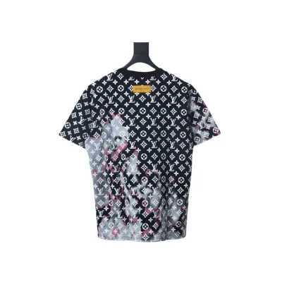 EM Sneakers Louis Vuitton 25ss Fire Cloud Monogram All-Over Print T-Shirt 02
