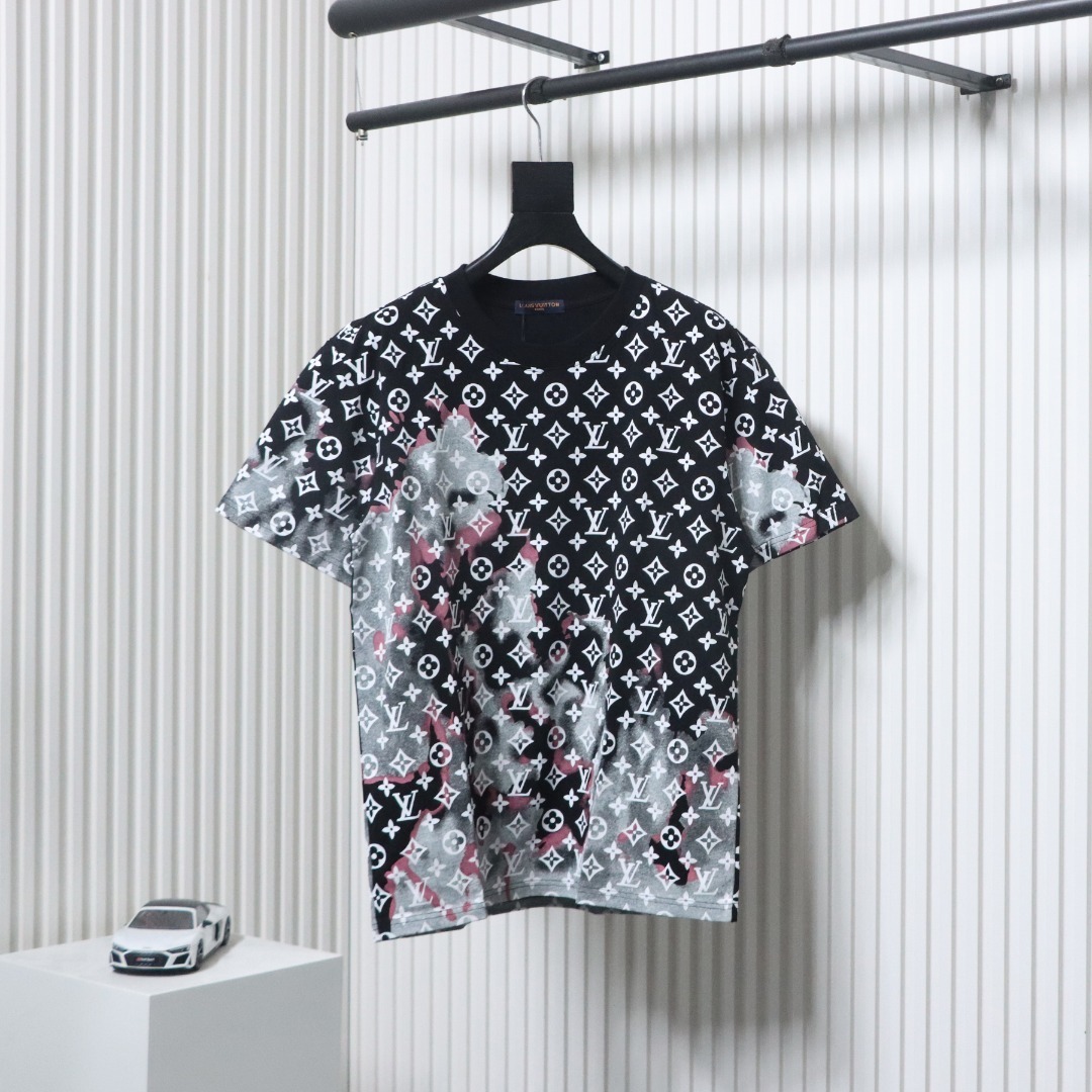 EM Sneakers Louis Vuitton 25ss Fire Cloud Monogram All-Over Print T-Shirt