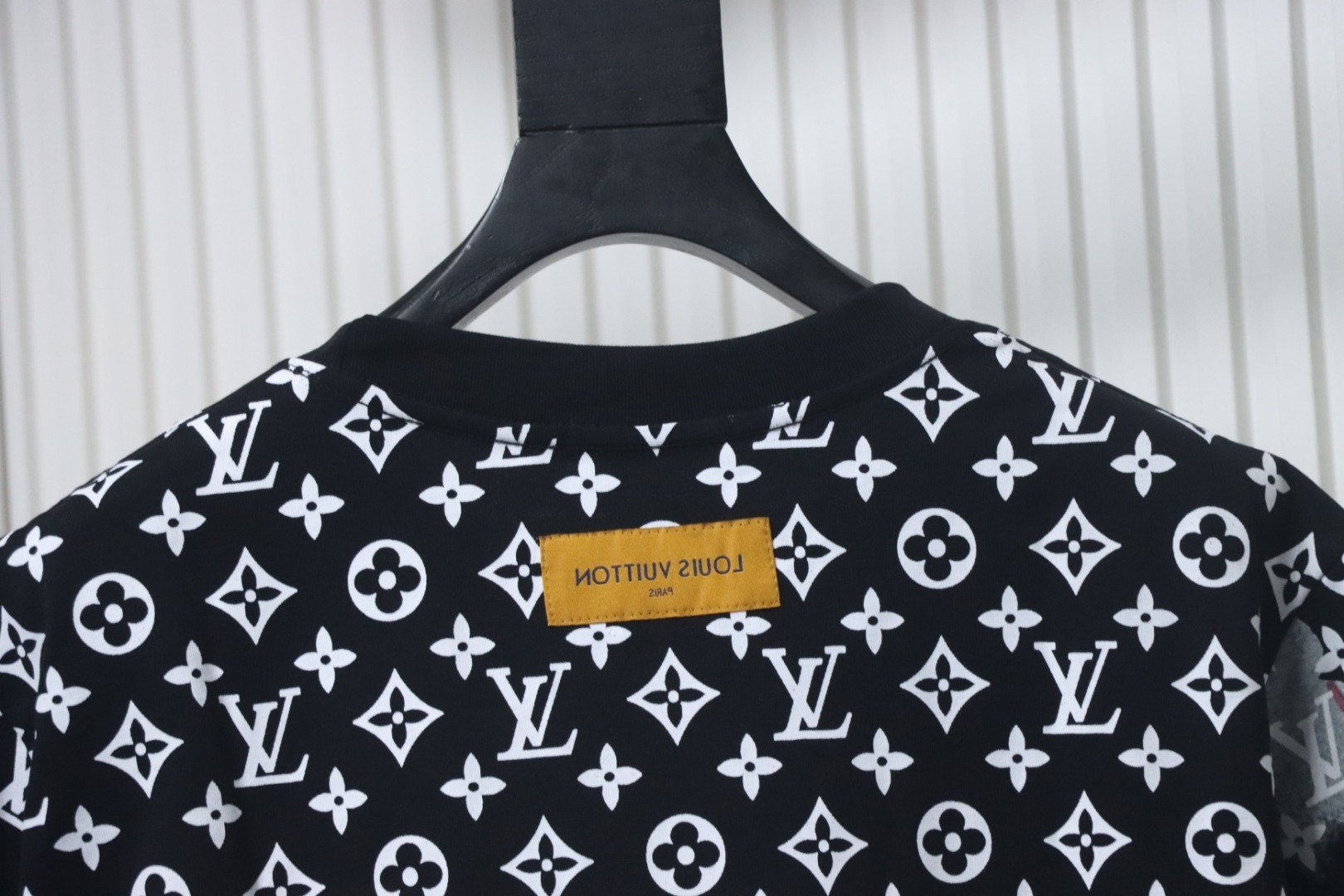 EM Sneakers Louis Vuitton 25ss Fire Cloud Monogram All-Over Print T-Shirt