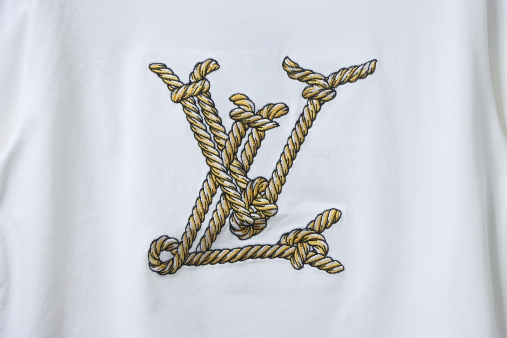 EM Sneakers Louis Vuitton 25ss Rope Knot Embroidered Logo T-shirt White