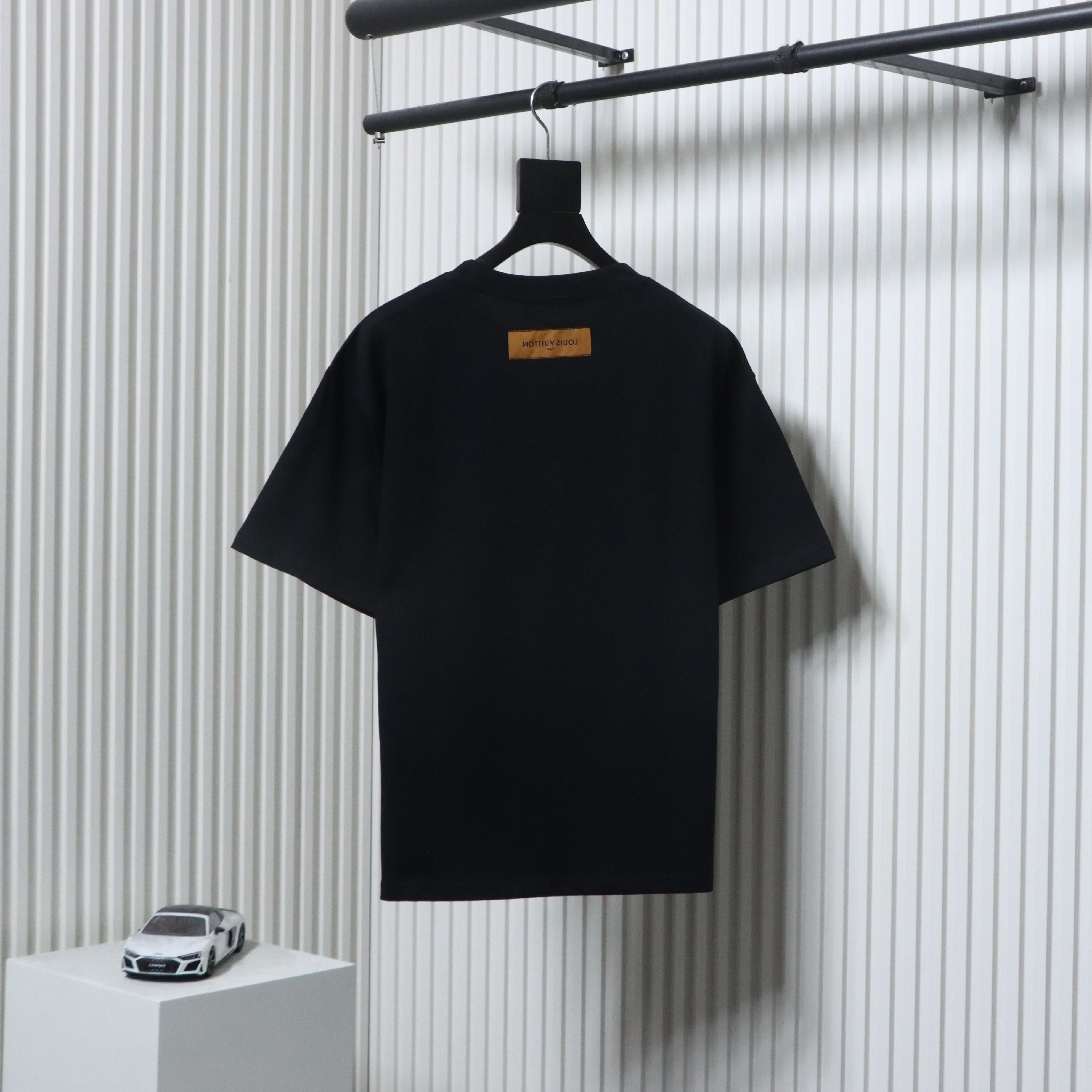 EM Sneakers Louis Vuitton LV 25SS Shoulder Label T-shirt Black